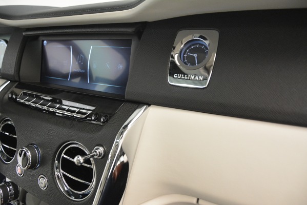 Used 2019 Rolls-Royce Cullinan for sale $329,900 at Rolls-Royce Motor Cars Greenwich in Greenwich CT 06830 25