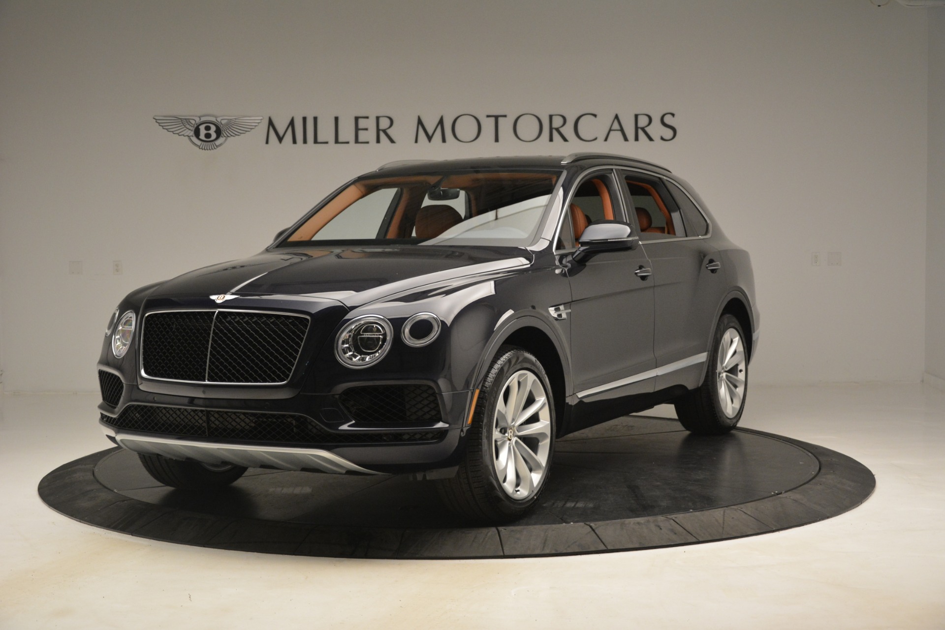 Used 2019 Bentley Bentayga V8 for sale $146,900 at Rolls-Royce Motor Cars Greenwich in Greenwich CT 06830 1