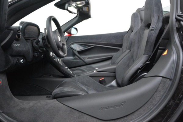 Used 0 for sale Sold at Rolls-Royce Motor Cars Greenwich in Greenwich CT 06830 23