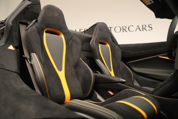 New 2020 McLaren 720S SPIDER Convertible for sale Sold at Rolls-Royce Motor Cars Greenwich in Greenwich CT 06830 27