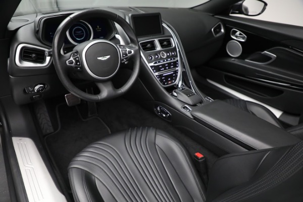 Used 2019 Aston Martin DB11 Volante for sale $165,900 at Rolls-Royce Motor Cars Greenwich in Greenwich CT 06830 19