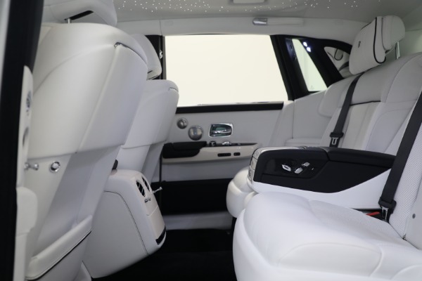 Used 2020 Rolls-Royce Phantom for sale $383,900 at Rolls-Royce Motor Cars Greenwich in Greenwich CT 06830 19