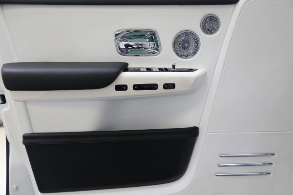 Used 2020 Rolls-Royce Phantom for sale $383,900 at Rolls-Royce Motor Cars Greenwich in Greenwich CT 06830 21