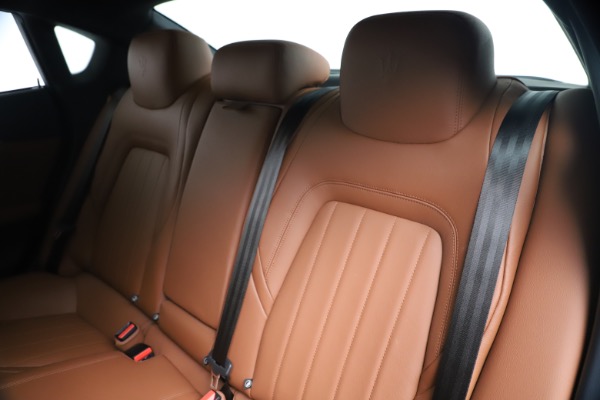 Used 2016 Maserati Quattroporte S Q4 for sale Sold at Rolls-Royce Motor Cars Greenwich in Greenwich CT 06830 18