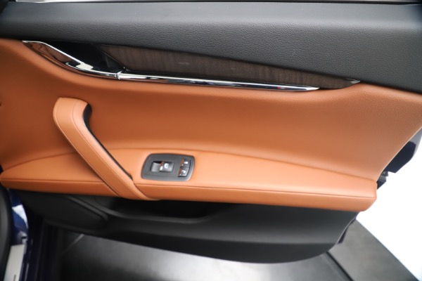 Used 2016 Maserati Quattroporte S Q4 for sale Sold at Rolls-Royce Motor Cars Greenwich in Greenwich CT 06830 25
