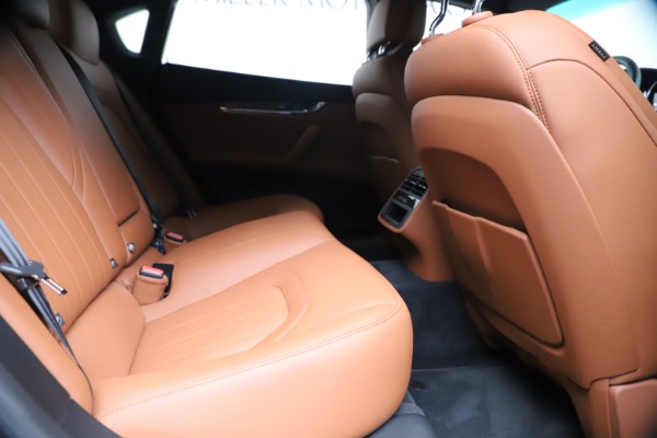 Used 2016 Maserati Quattroporte S Q4 for sale Sold at Rolls-Royce Motor Cars Greenwich in Greenwich CT 06830 27