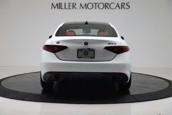 New 2019 Alfa Romeo Giulia Ti Sport Carbon Q4 for sale Sold at Rolls-Royce Motor Cars Greenwich in Greenwich CT 06830 6