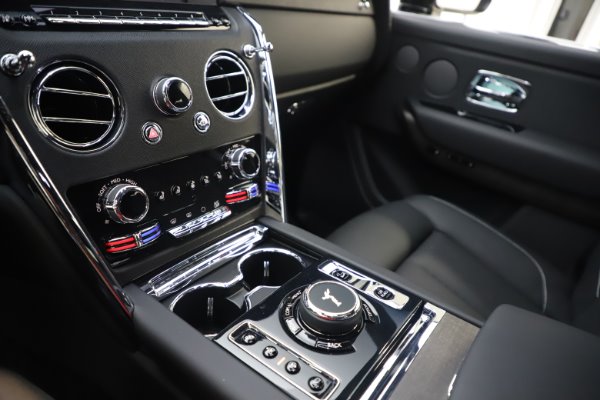 Used 2020 Rolls-Royce Cullinan for sale $247,900 at Rolls-Royce Motor Cars Greenwich in Greenwich CT 06830 17