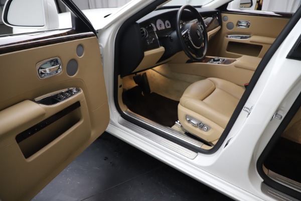 Used 2015 Rolls-Royce Ghost for sale Sold at Rolls-Royce Motor Cars Greenwich in Greenwich CT 06830 23
