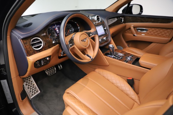 Used 2017 Bentley Bentayga W12 for sale $138,900 at Rolls-Royce Motor Cars Greenwich in Greenwich CT 06830 18