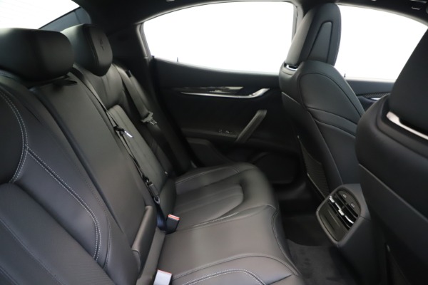 New 2020 Maserati Ghibli S Q4 GranSport for sale Sold at Rolls-Royce Motor Cars Greenwich in Greenwich CT 06830 27