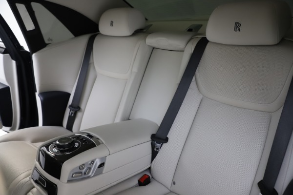 Used 2015 Rolls-Royce Ghost for sale Sold at Rolls-Royce Motor Cars Greenwich in Greenwich CT 06830 17