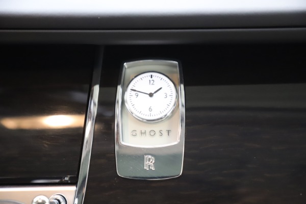 Used 2015 Rolls-Royce Ghost for sale Sold at Rolls-Royce Motor Cars Greenwich in Greenwich CT 06830 24