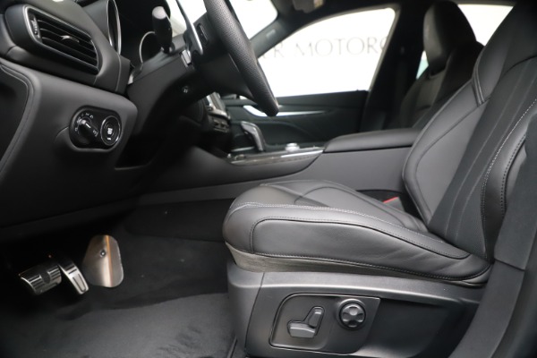 New 2020 Maserati Levante S Q4 GranSport for sale $102,285 at Rolls-Royce Motor Cars Greenwich in Greenwich CT 06830 14
