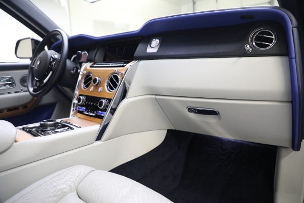 Used 2019 Rolls-Royce Cullinan for sale $319,900 at Rolls-Royce Motor Cars Greenwich in Greenwich CT 06830 19