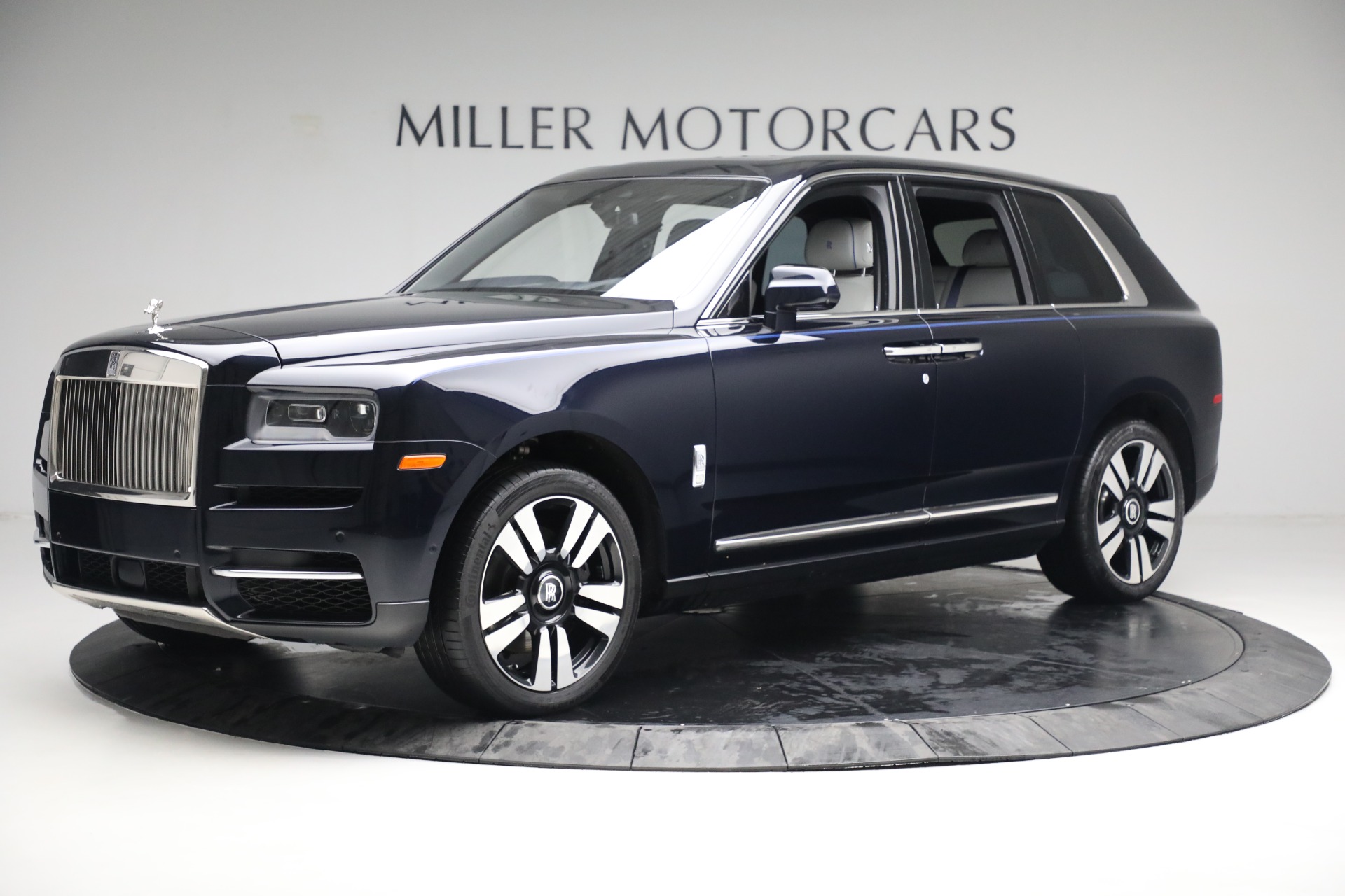 Used 2019 Rolls-Royce Cullinan for sale $299,900 at Rolls-Royce Motor Cars Greenwich in Greenwich CT 06830 1
