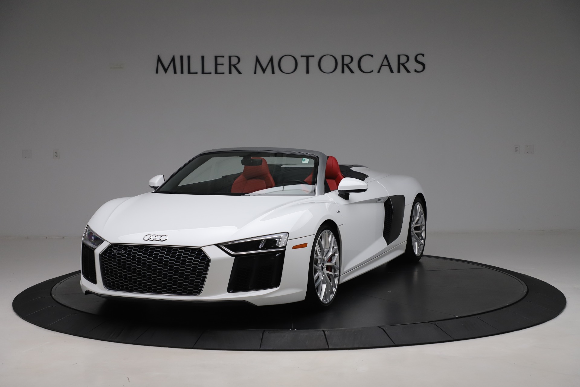 Used 2017 Audi R8 5.2 quattro V10 Spyder for sale Sold at Rolls-Royce Motor Cars Greenwich in Greenwich CT 06830 1