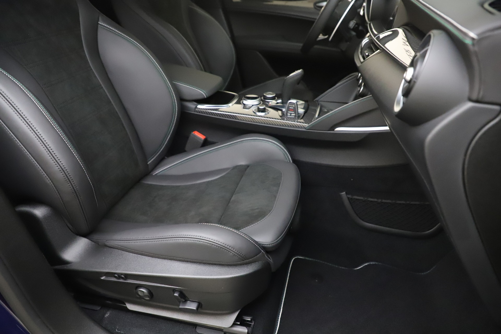 New 2020 Alfa Romeo Stelvio Quadrifoglio for sale Sold at Rolls-Royce Motor Cars Greenwich in Greenwich CT 06830 24