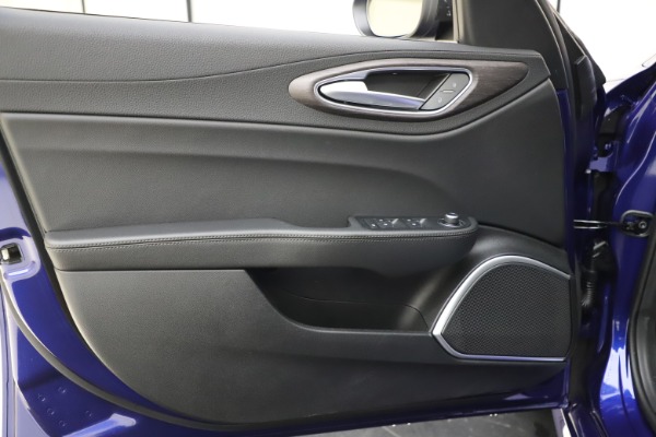 New 2020 Alfa Romeo Giulia Ti Q4 for sale Sold at Rolls-Royce Motor Cars Greenwich in Greenwich CT 06830 17