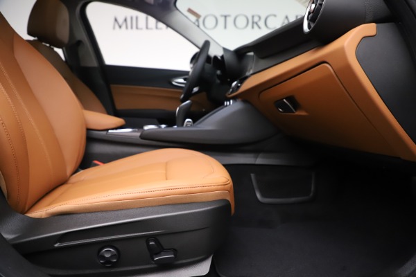 New 2020 Alfa Romeo Giulia Ti Q4 for sale Sold at Rolls-Royce Motor Cars Greenwich in Greenwich CT 06830 23
