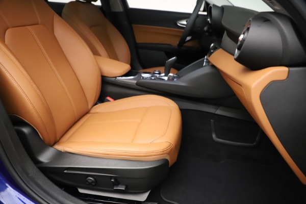 New 2020 Alfa Romeo Giulia Ti Q4 for sale Sold at Rolls-Royce Motor Cars Greenwich in Greenwich CT 06830 24