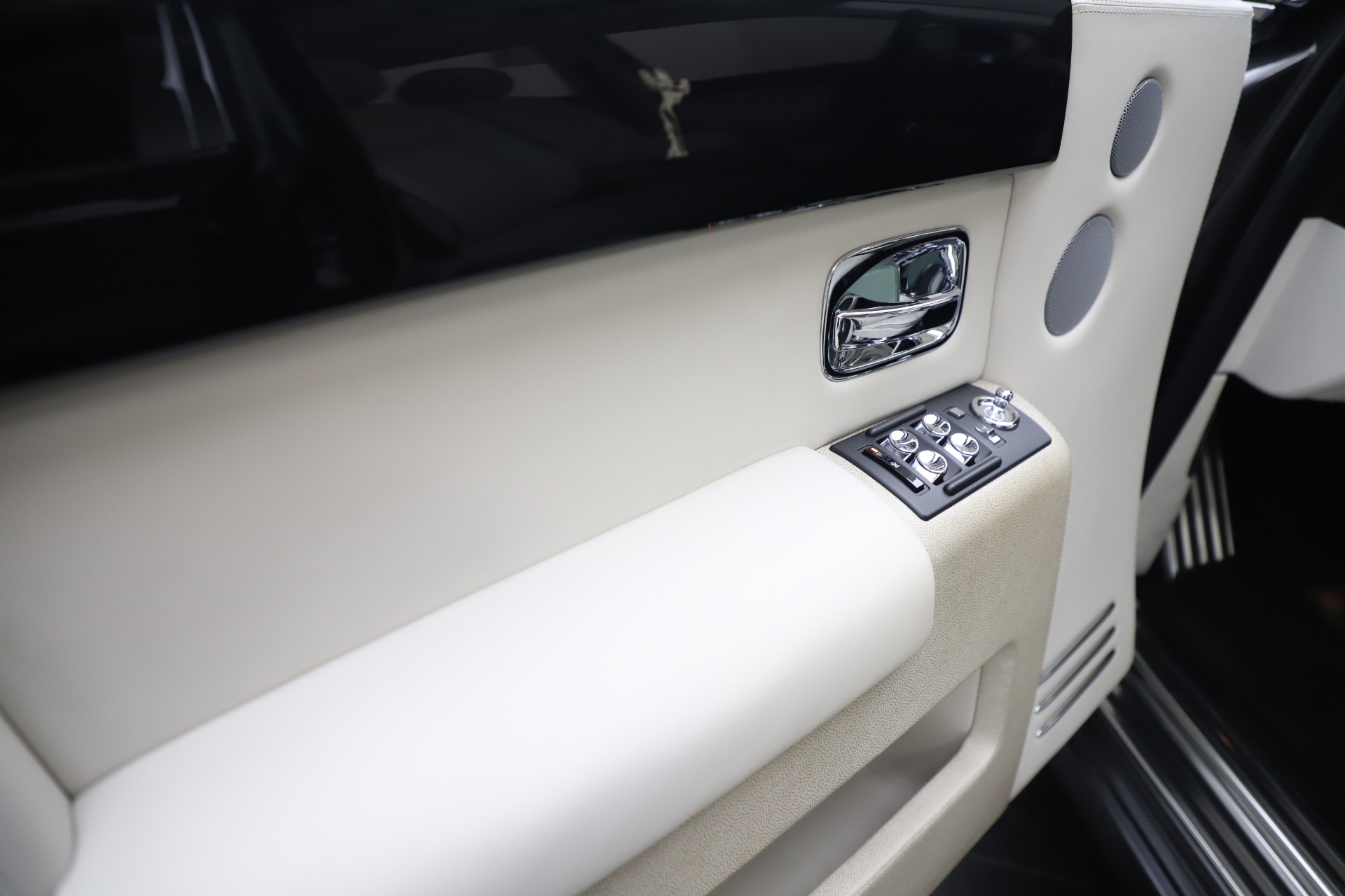 Pre-Owned 2013 Rolls-Royce Phantom For Sale (Special Pricing