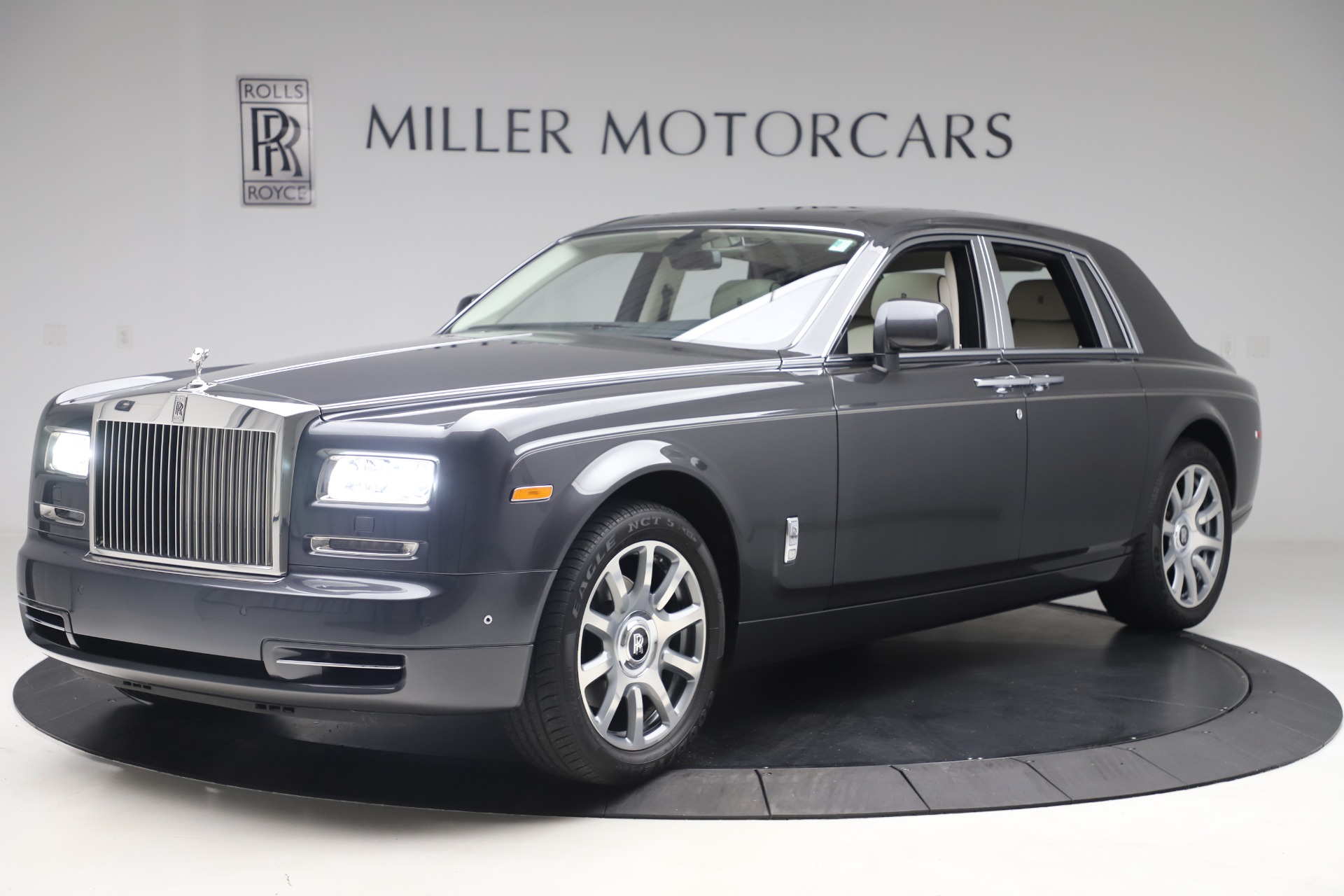 Used 2013 Rolls-Royce Phantom for sale Sold at Rolls-Royce Motor Cars Greenwich in Greenwich CT 06830 1