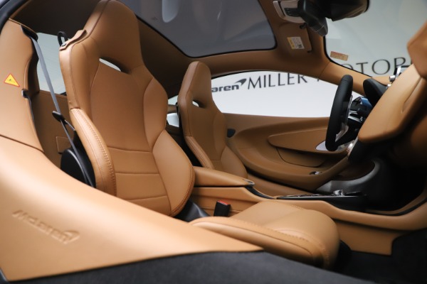 Used 2020 McLaren GT Luxe for sale $187,900 at Rolls-Royce Motor Cars Greenwich in Greenwich CT 06830 19