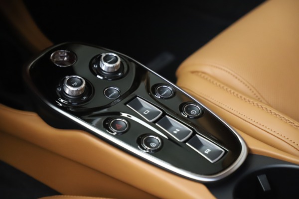 Used 2020 McLaren GT Luxe for sale $187,900 at Rolls-Royce Motor Cars Greenwich in Greenwich CT 06830 22