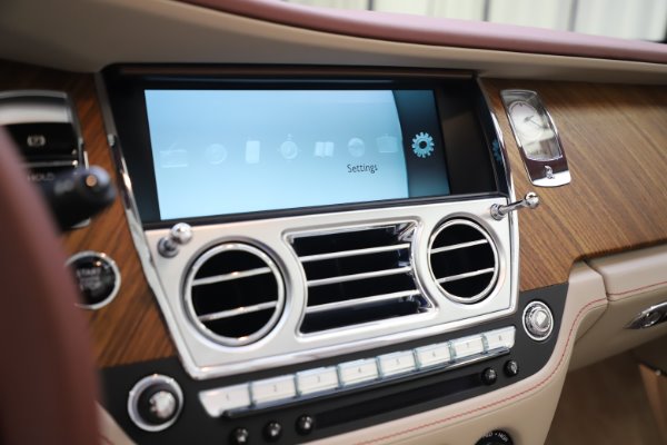 Used 2016 Rolls-Royce Dawn for sale Sold at Rolls-Royce Motor Cars Greenwich in Greenwich CT 06830 28
