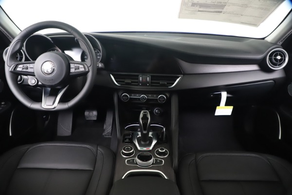 New 2020 Alfa Romeo Giulia Ti Q4 for sale Sold at Rolls-Royce Motor Cars Greenwich in Greenwich CT 06830 16