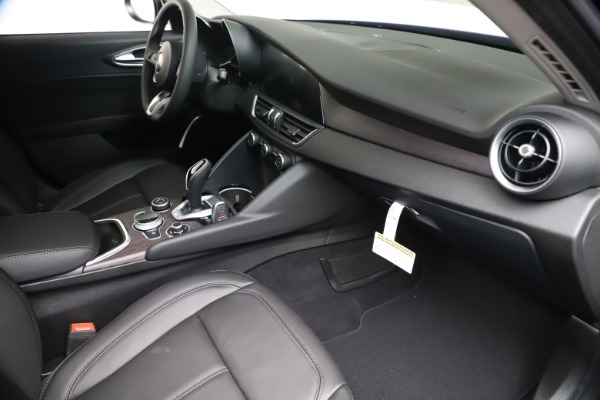 New 2020 Alfa Romeo Giulia Ti Q4 for sale Sold at Rolls-Royce Motor Cars Greenwich in Greenwich CT 06830 22