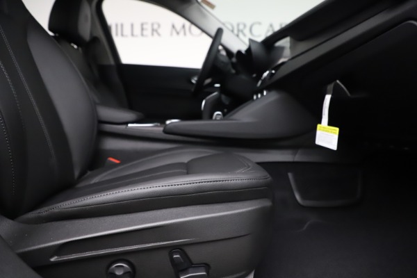 New 2020 Alfa Romeo Giulia Ti Q4 for sale Sold at Rolls-Royce Motor Cars Greenwich in Greenwich CT 06830 23