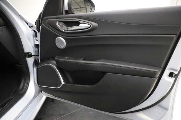 New 2020 Alfa Romeo Giulia Ti Q4 for sale Sold at Rolls-Royce Motor Cars Greenwich in Greenwich CT 06830 25
