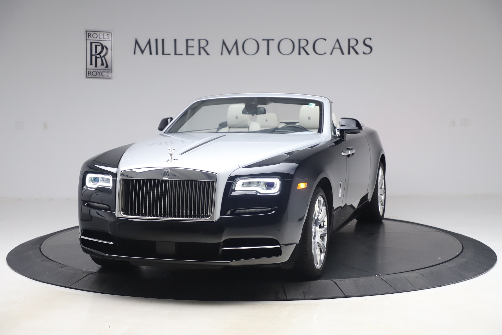 Used 2017 Rolls-Royce Dawn for sale Sold at Rolls-Royce Motor Cars Greenwich in Greenwich CT 06830 1