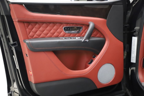 Used 2017 Bentley Bentayga W12 for sale $145,900 at Rolls-Royce Motor Cars Greenwich in Greenwich CT 06830 16