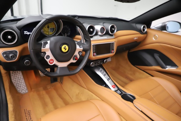 Used 2017 Ferrari California T for sale Sold at Rolls-Royce Motor Cars Greenwich in Greenwich CT 06830 17