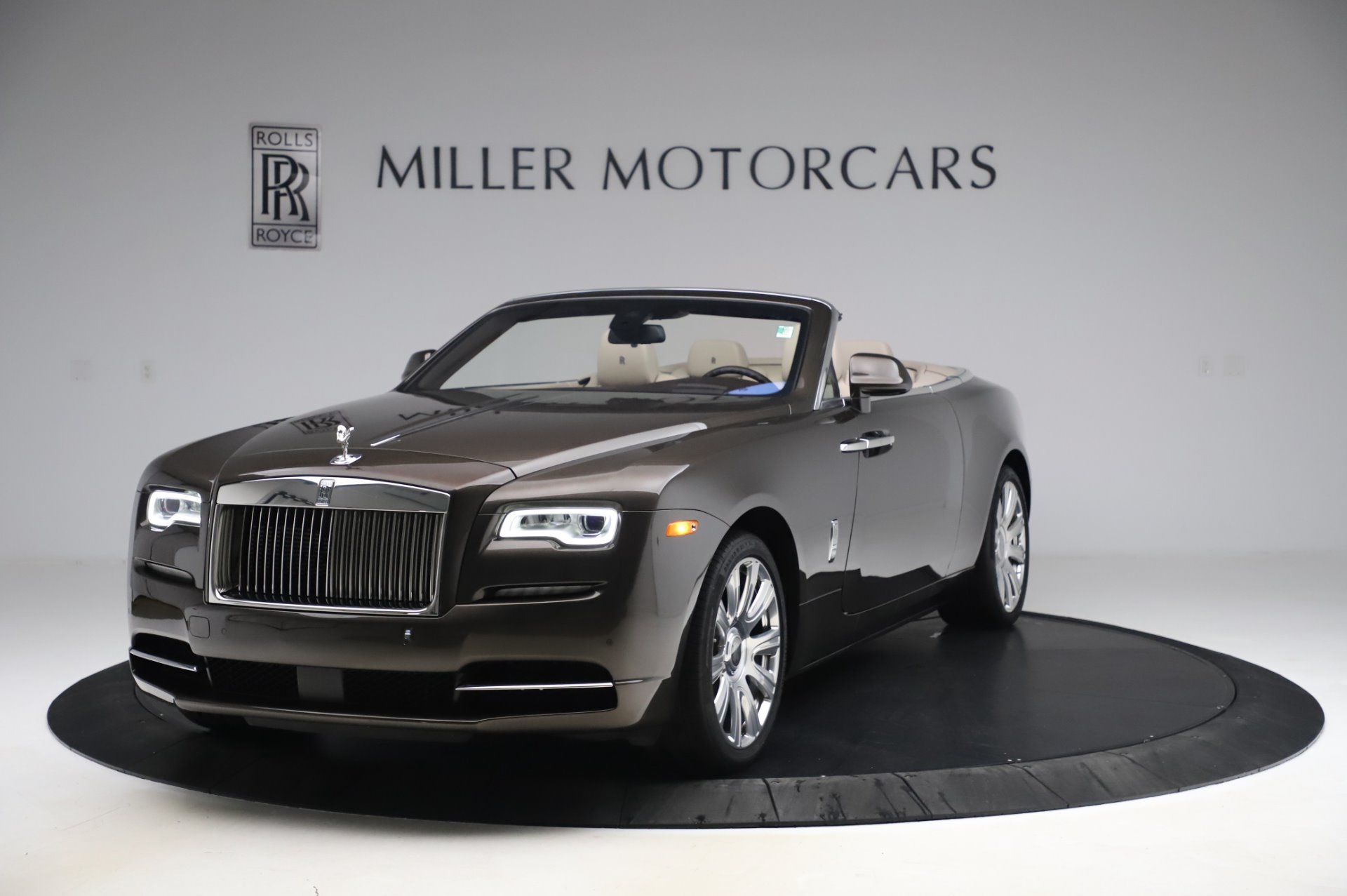 Used 2017 Rolls-Royce Dawn for sale Sold at Rolls-Royce Motor Cars Greenwich in Greenwich CT 06830 1