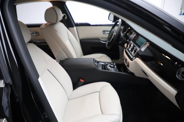 Used 2015 Rolls-Royce Ghost Base for sale Sold at Rolls-Royce Motor Cars Greenwich in Greenwich CT 06830 16