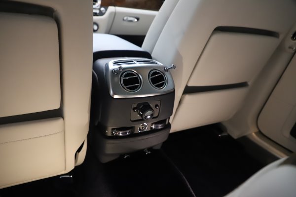 Used 2016 Rolls-Royce Ghost for sale Sold at Rolls-Royce Motor Cars Greenwich in Greenwich CT 06830 25