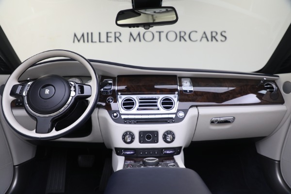 Used 2017 Rolls-Royce Dawn for sale $244,900 at Rolls-Royce Motor Cars Greenwich in Greenwich CT 06830 4