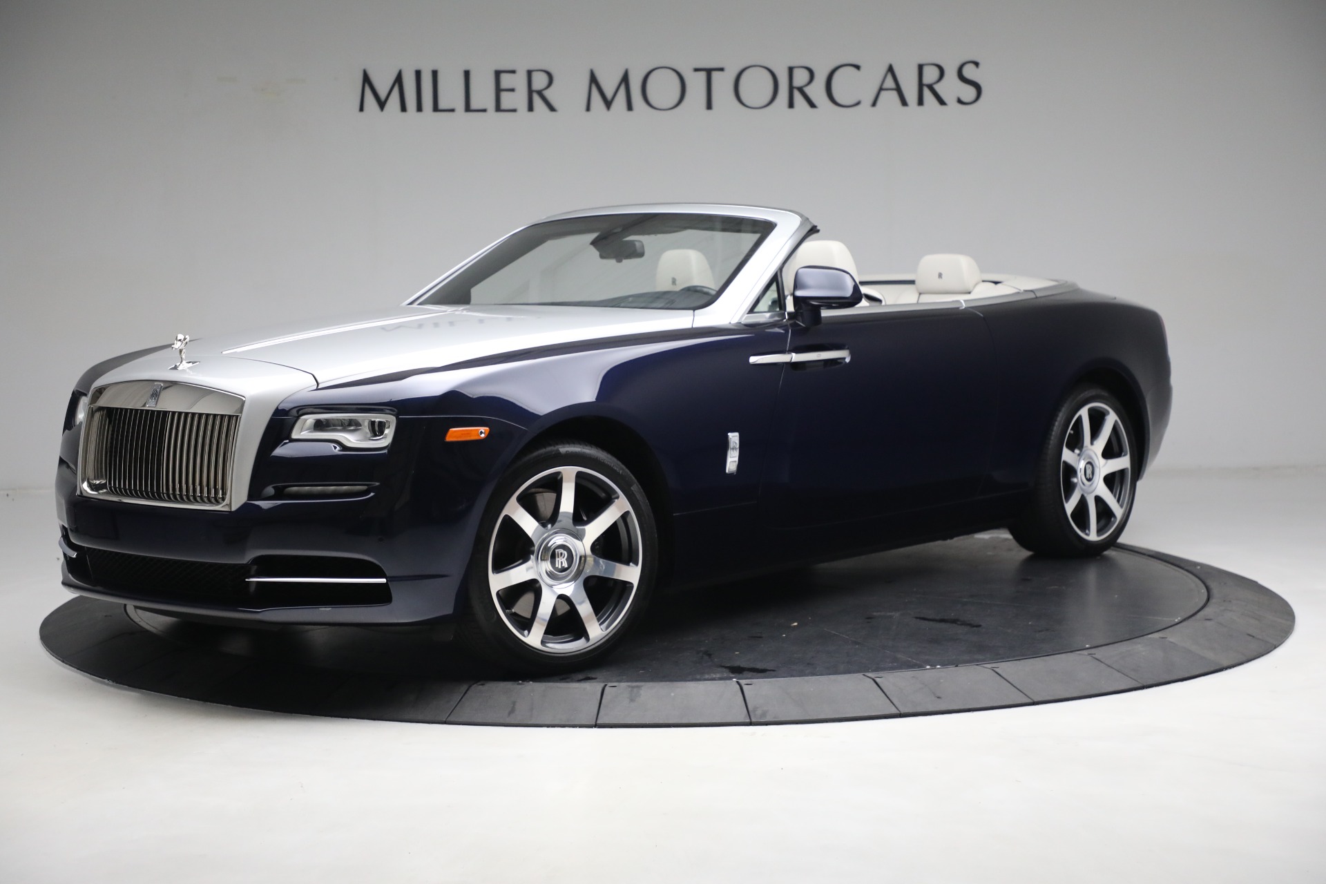 Used 2017 Rolls-Royce Dawn for sale Sold at Rolls-Royce Motor Cars Greenwich in Greenwich CT 06830 1