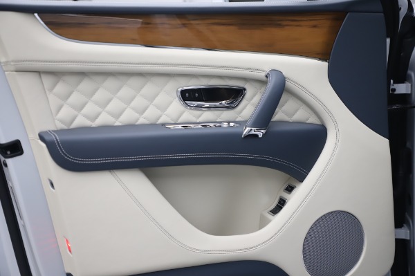 Used 2020 Bentley Bentayga Hybrid for sale $185,900 at Rolls-Royce Motor Cars Greenwich in Greenwich CT 06830 17