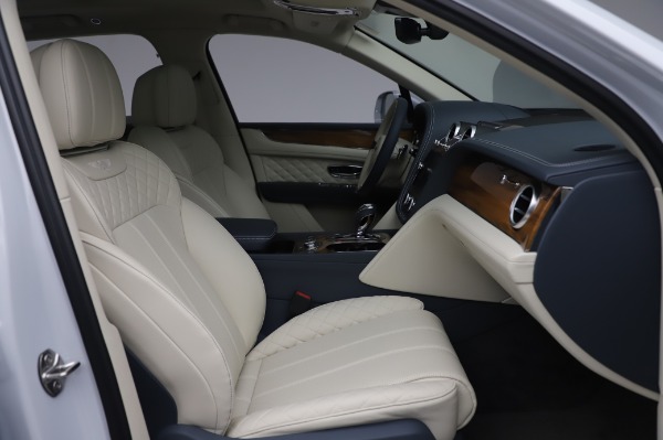 Used 2020 Bentley Bentayga Hybrid for sale $185,900 at Rolls-Royce Motor Cars Greenwich in Greenwich CT 06830 27