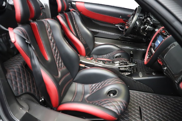 Used 2017 Pagani Huayra Roadster for sale Sold at Rolls-Royce Motor Cars Greenwich in Greenwich CT 06830 28
