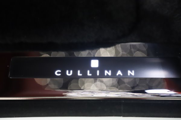 New 2020 Rolls-Royce Cullinan for sale Sold at Rolls-Royce Motor Cars Greenwich in Greenwich CT 06830 26