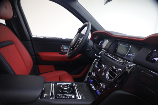 Used 2020 Rolls-Royce Cullinan Black Badge for sale $299,900 at Rolls-Royce Motor Cars Greenwich in Greenwich CT 06830 22