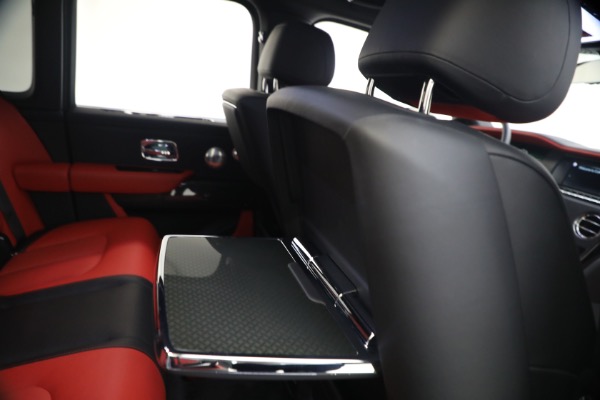 Used 2020 Rolls-Royce Cullinan Black Badge for sale $299,900 at Rolls-Royce Motor Cars Greenwich in Greenwich CT 06830 28