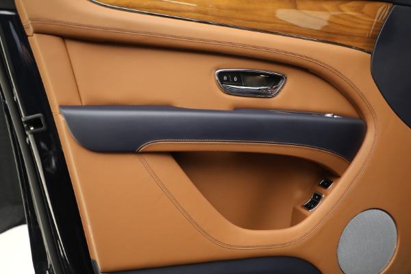 New 2021 Bentley Bentayga V8 for sale $203,205 at Rolls-Royce Motor Cars Greenwich in Greenwich CT 06830 21