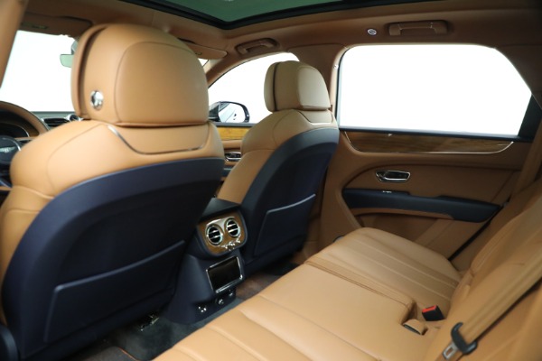 Used 2021 Bentley Bentayga V8 for sale $133,900 at Rolls-Royce Motor Cars Greenwich in Greenwich CT 06830 22
